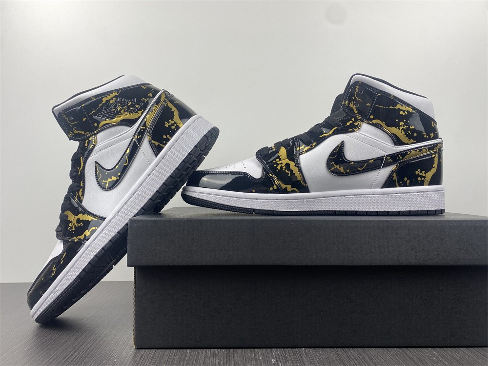 AIR JORDAN 1 MID 554724-132