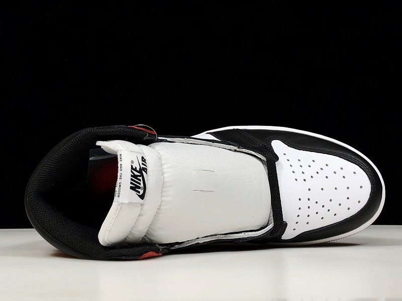 AIR JORDAN 1 BLACK TOE (2016) 555088-125