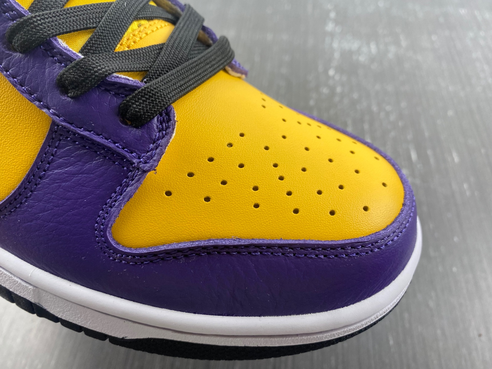 Nike Dunk Low LX Lisa Leslie (W) DO9581-500