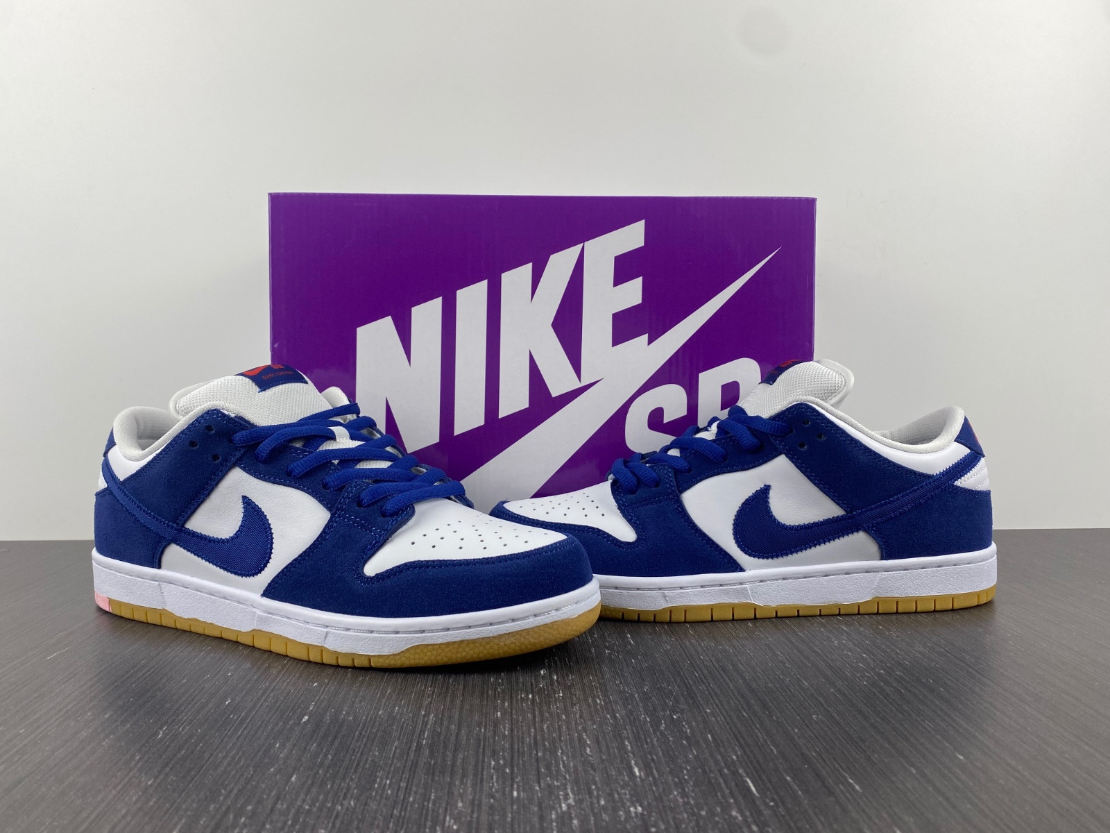 Nike SB Dunk Low “LA Dodgers” DO9395-400