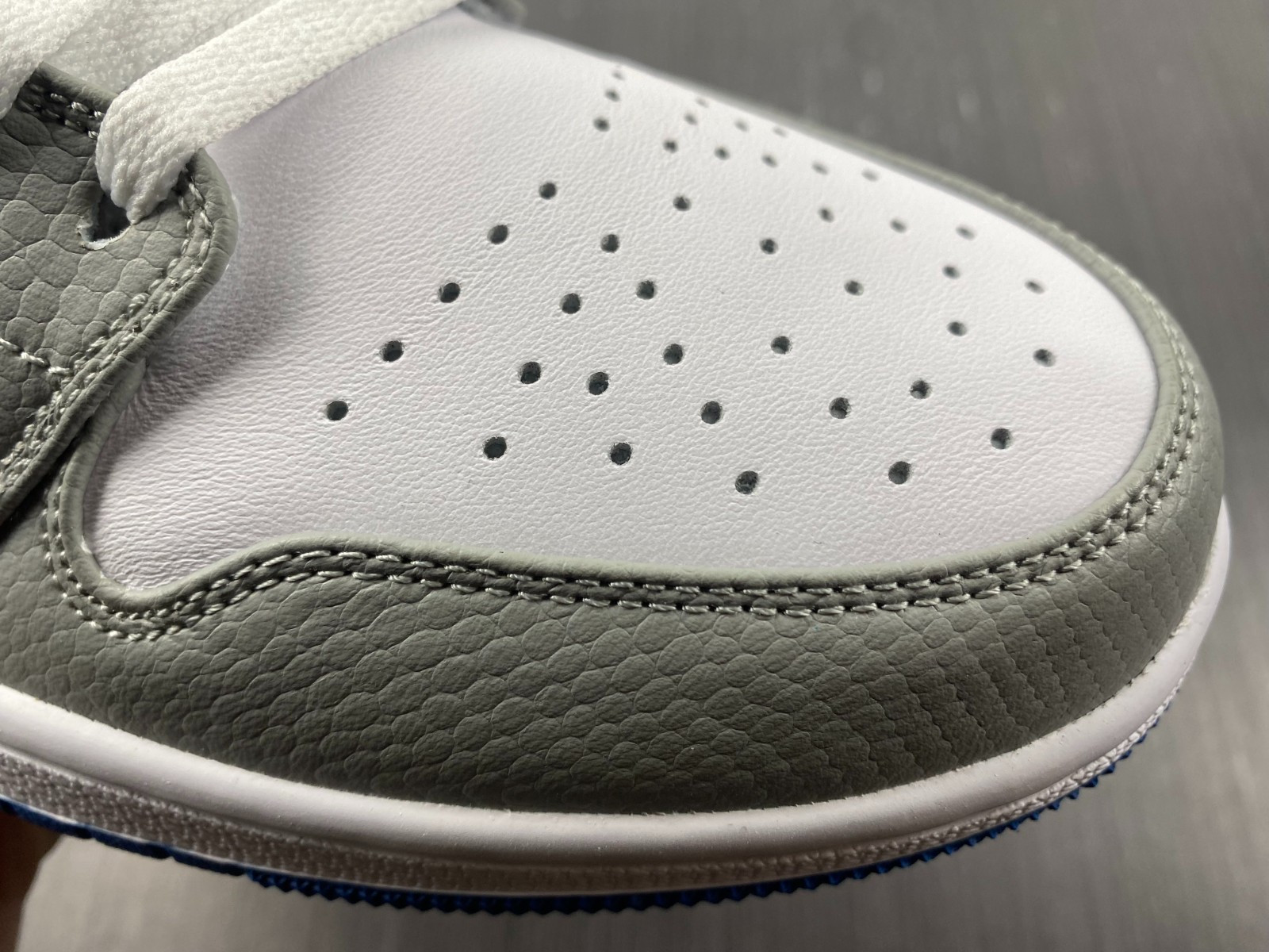 Jordan 1 Low SE True Blue DM1199-140