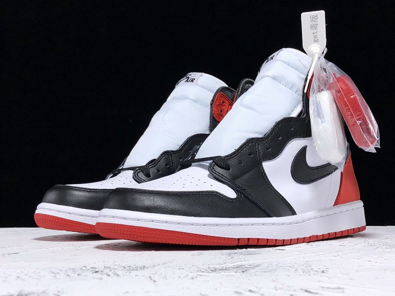 JORDAN 1 RETRO HIGH SATIN BLACK TOE CD0461-016