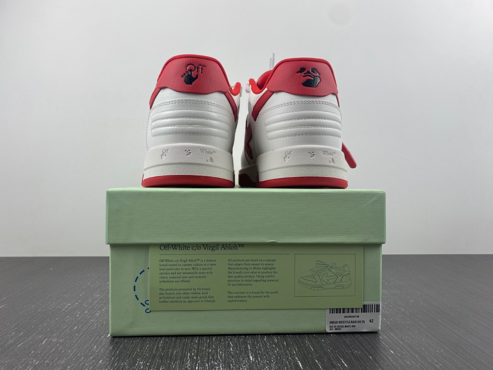 Off-White c/o Virgil Abloh