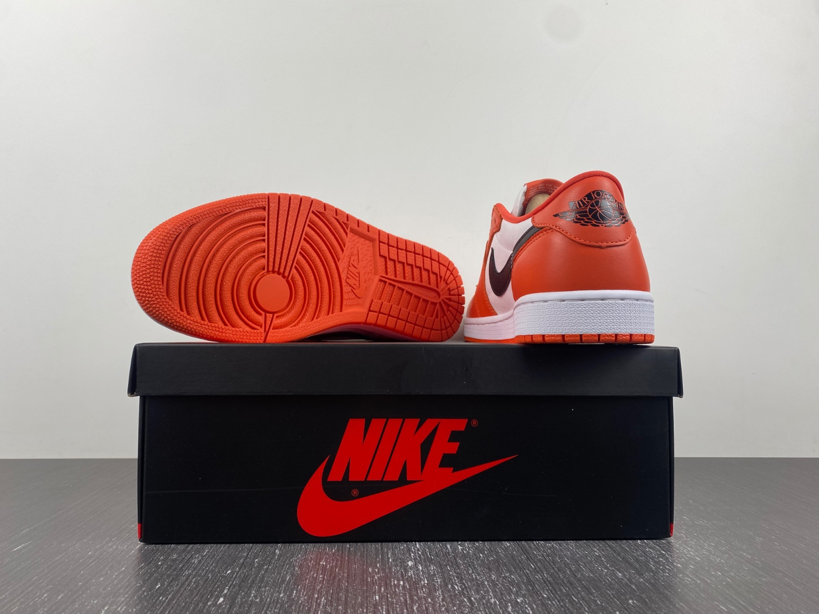 AIR JORDAN 1 LOW OG “SHATTERED BACKBOARD‘ CZ0790-801
