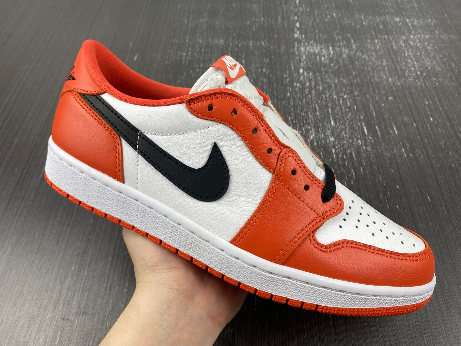 AIR JORDAN 1 LOW OG “SHATTERED BACKBOARD‘ CZ0790-801