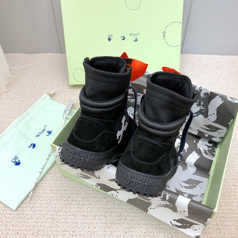 Off-White c/o Virgil Abloh