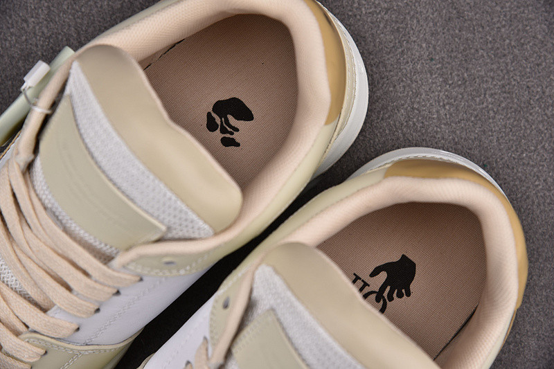 Off-White c/o Virgil Abloh