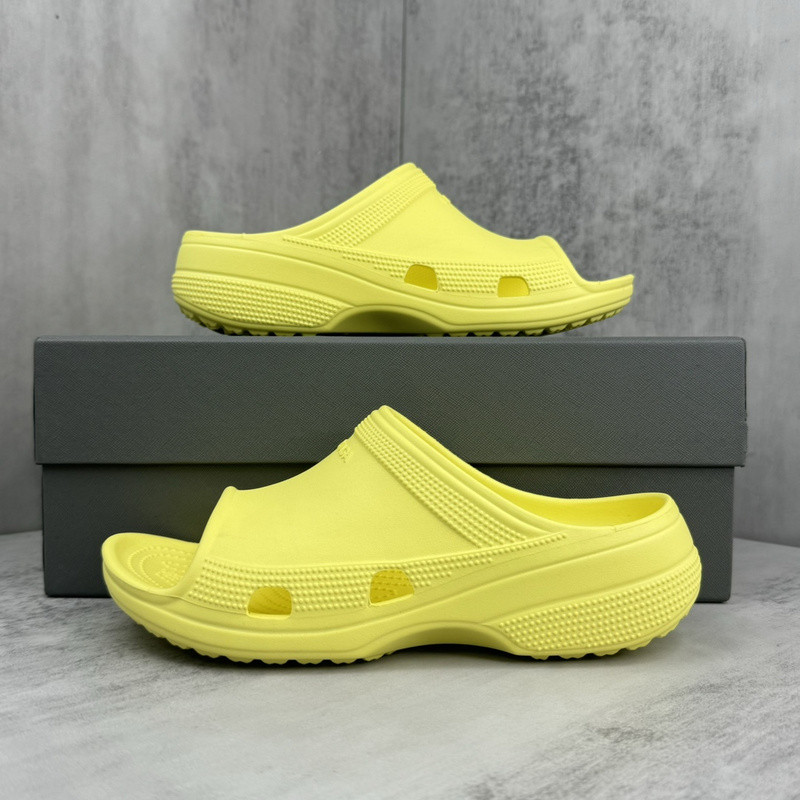 BALENCIAGA SLIDES