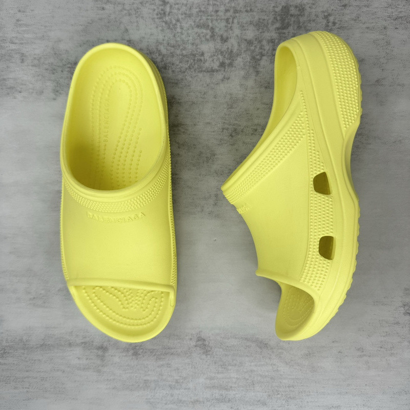 BALENCIAGA SLIDES