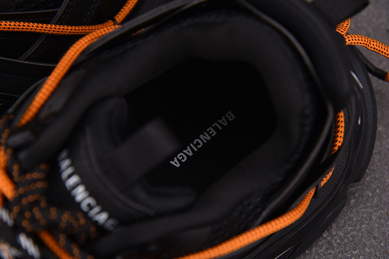 BALENCIAGA TRACK 800592 WTRHK 1000