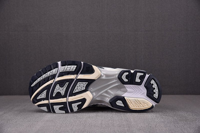 As*ic*s gel kayano 14 