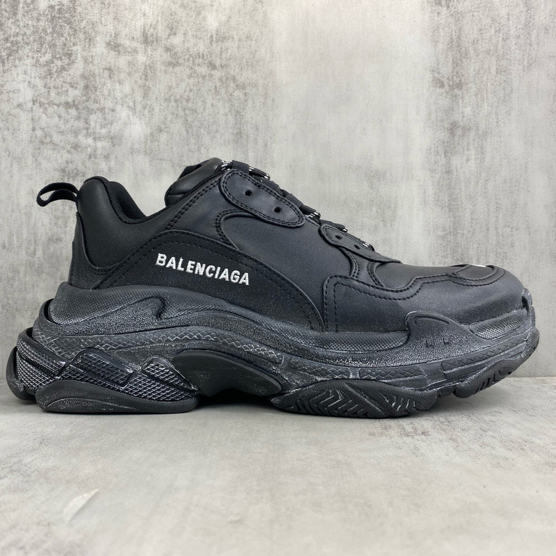 BALENCIAGA TRIPLE S