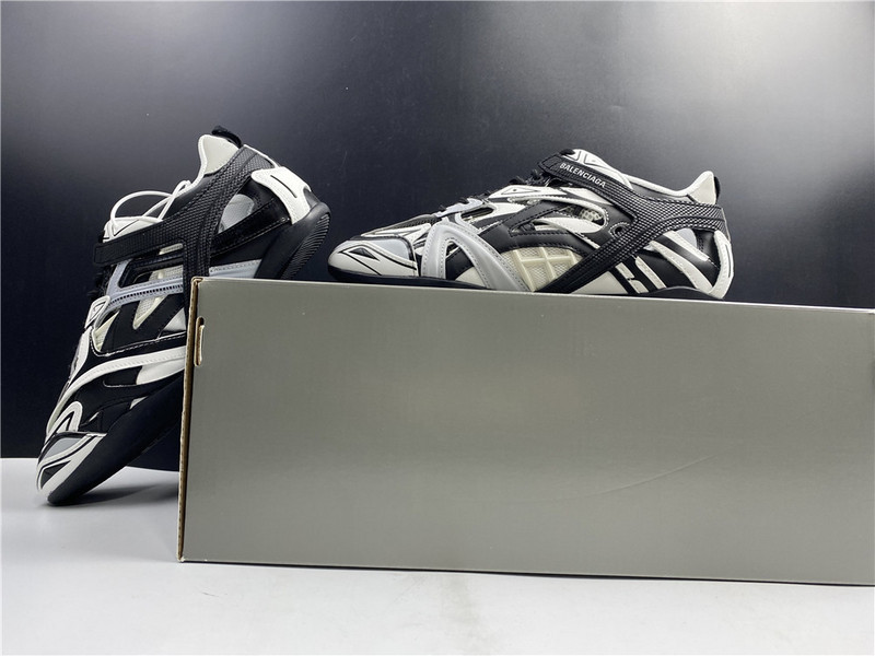 Ba*len*cia*ga drive sneaker 624343-w2fd1-1019