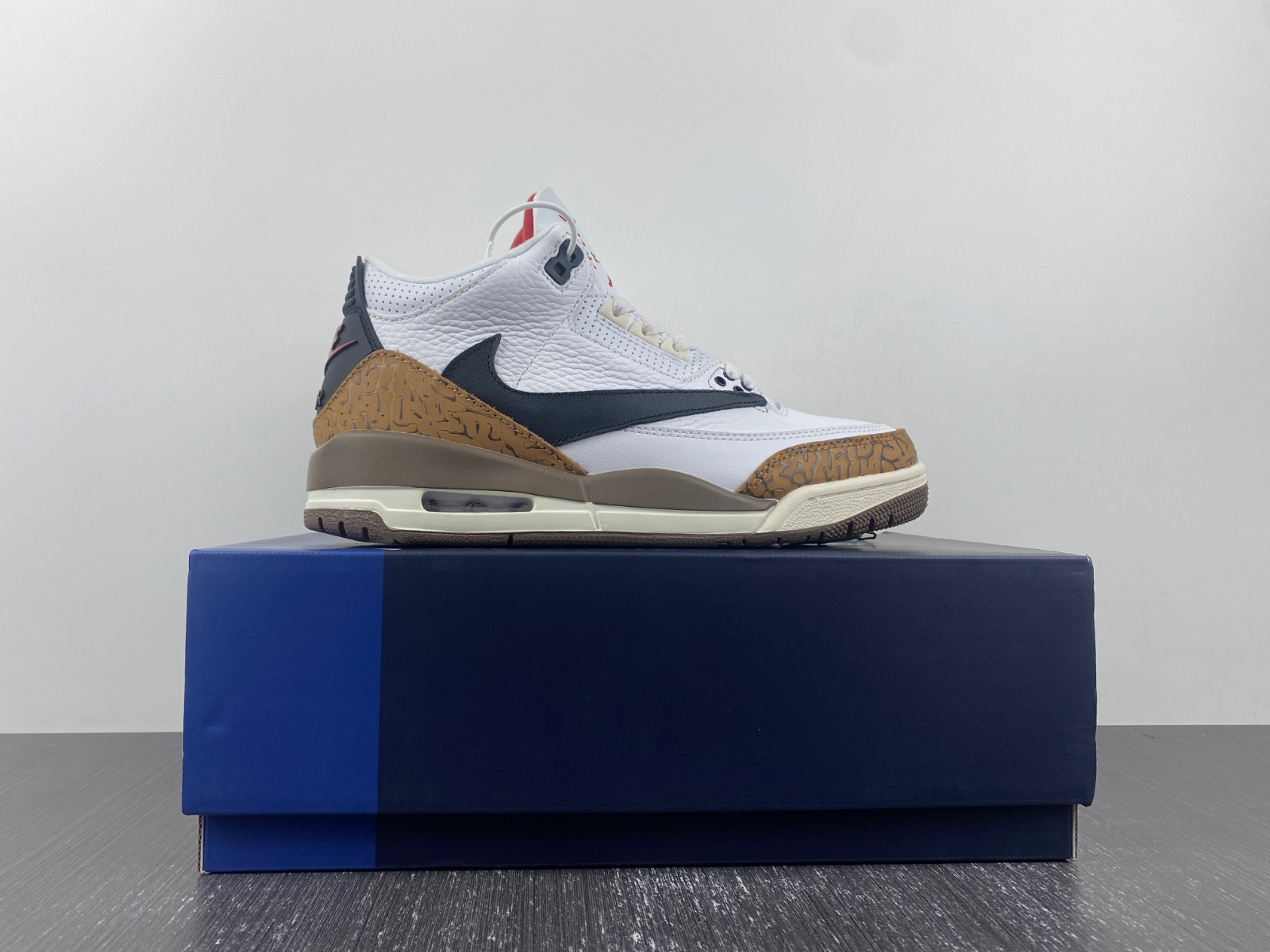 Travis Scott x Air Jordan 3 “Palomino” CT8532-120