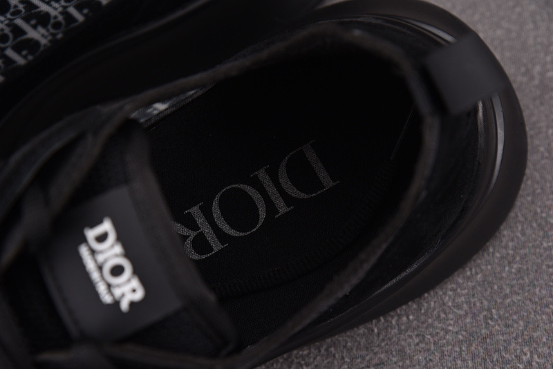 D10r B25 Oblique Runner Sneaker