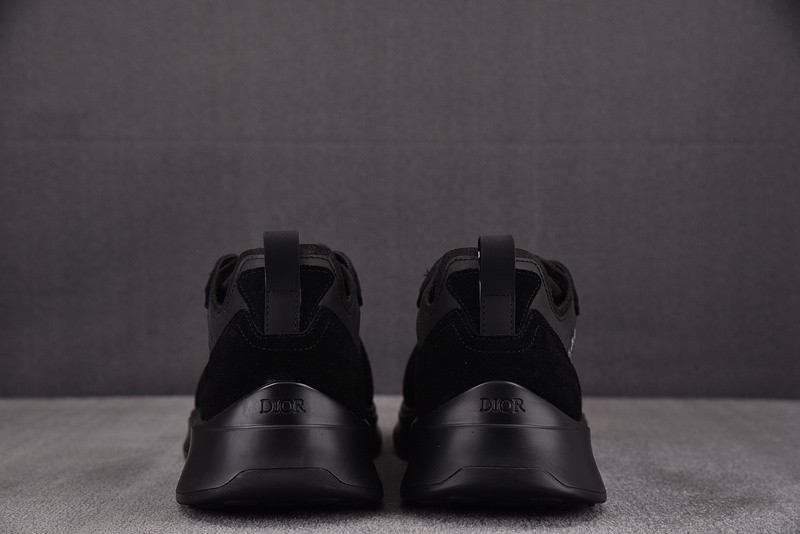 D10r B25 Oblique Runner Sneaker