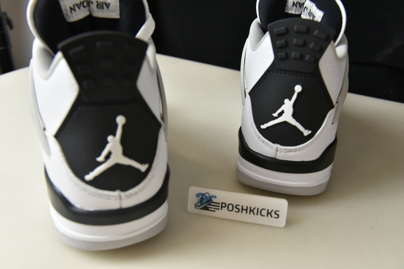 Air Jordan 4 “Military Black” DH6927-111