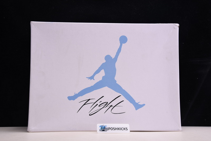 Jordan 4 Retro University Blue CT8527-400