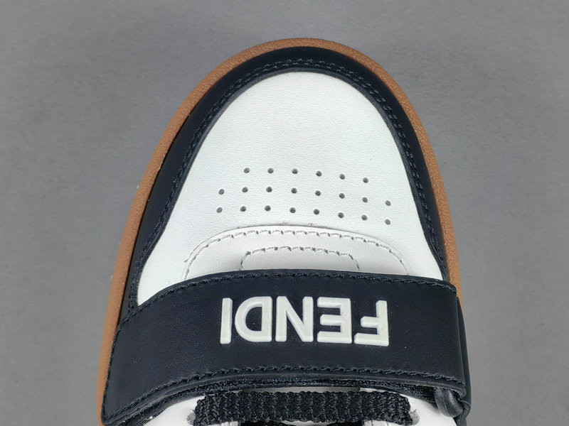 FENDI SNEAKERS