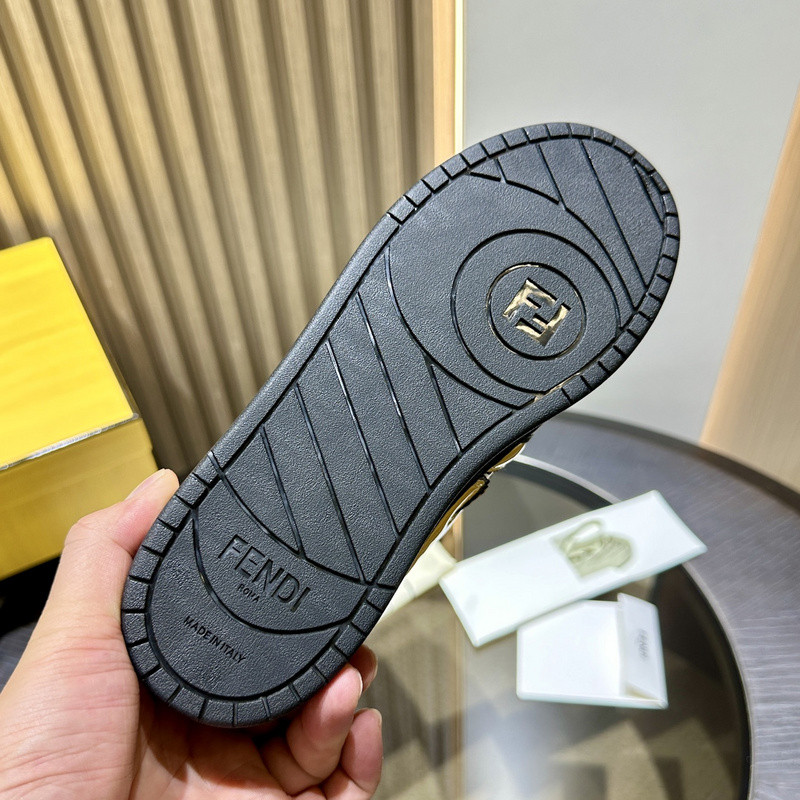 FENDI SNEAKERS