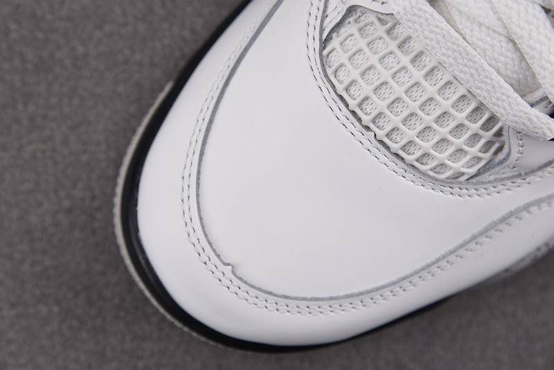 Air Jordan 4 "White Cement" 2025 FV5029-100
