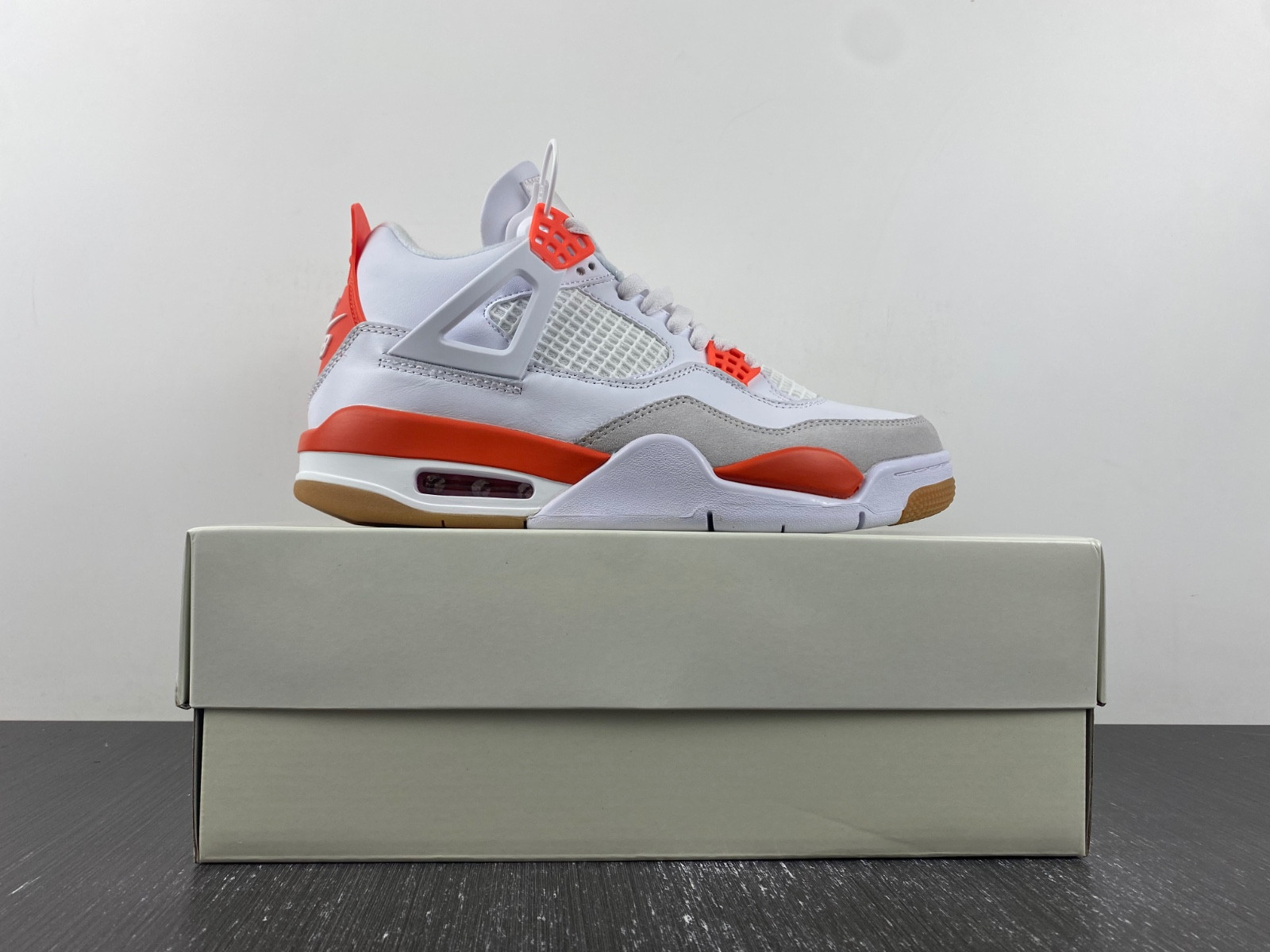 AIR JORDAN 4 WHITE AND ORANGE DR5415-108