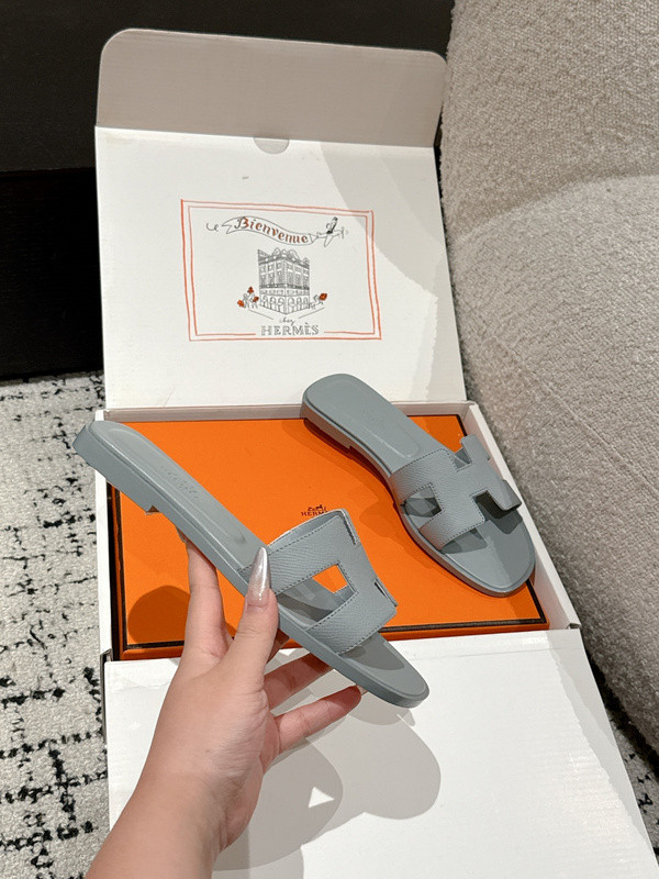 H*rmes Sandals