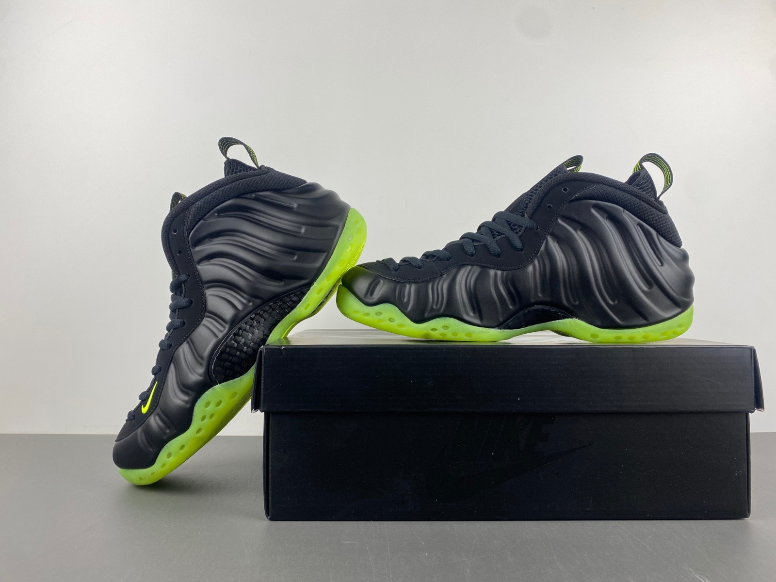 Nike Air Foamposite One "Black/Volt" 2025 HF2902-001