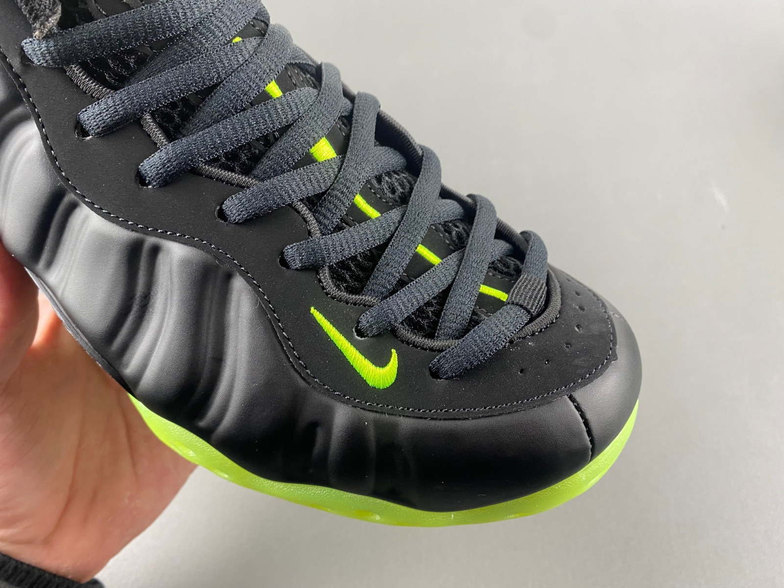 Nike Air Foamposite One "Black/Volt" 2025 HF2902-001