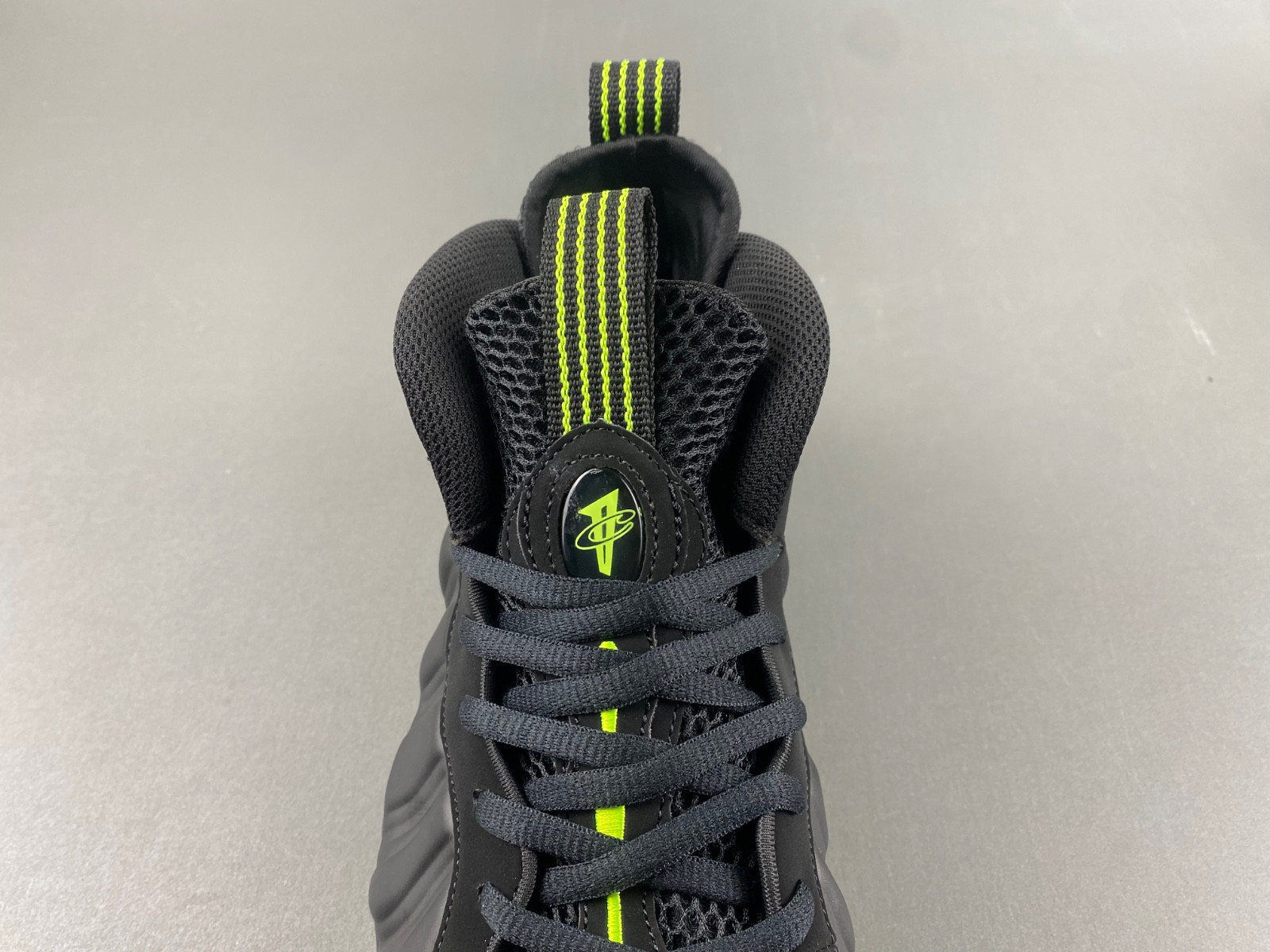 Nike Air Foamposite One "Black/Volt" 2025 HF2902-001