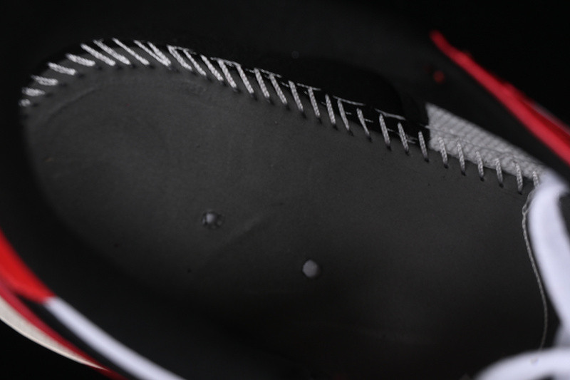 Air Jordan 1 Low OG "Chicago" HQ6998-600