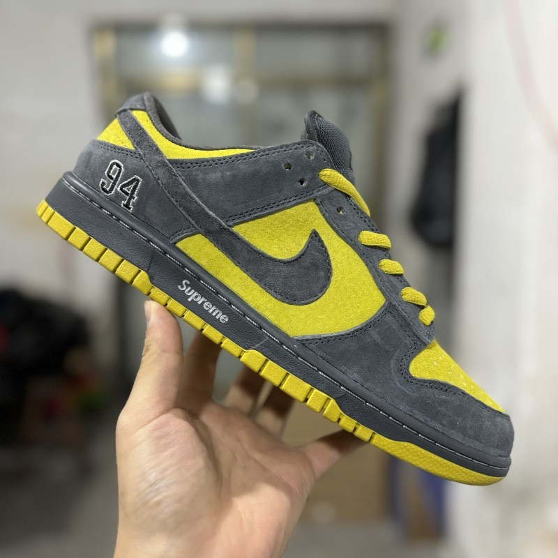 Suprem* x Nike SB Dunk Low Camper Green HQ8487-300
