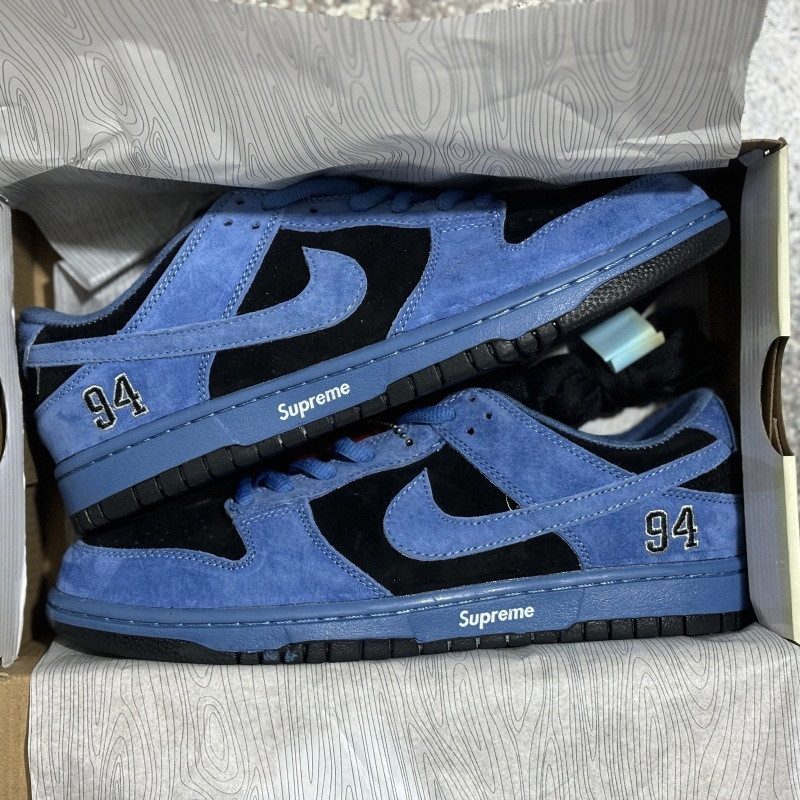 Suprem* x Nike SB Dunk Low Ocean Fog HQ8487-400