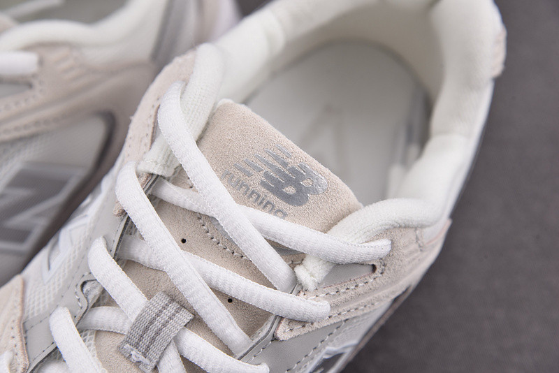 New Balance 530 Sea Salt - MR530CE