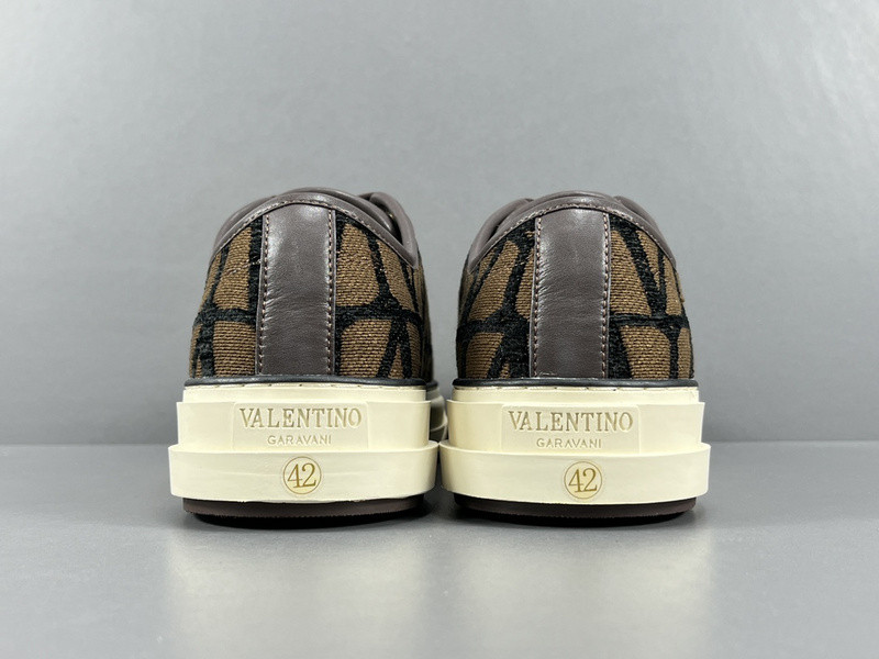 Valentino Garavani Totaloop