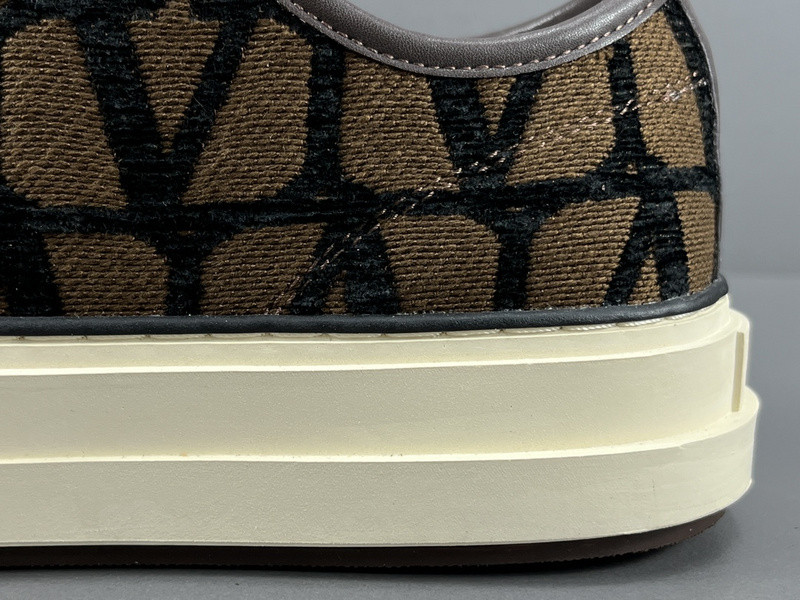 Valentino Garavani Totaloop