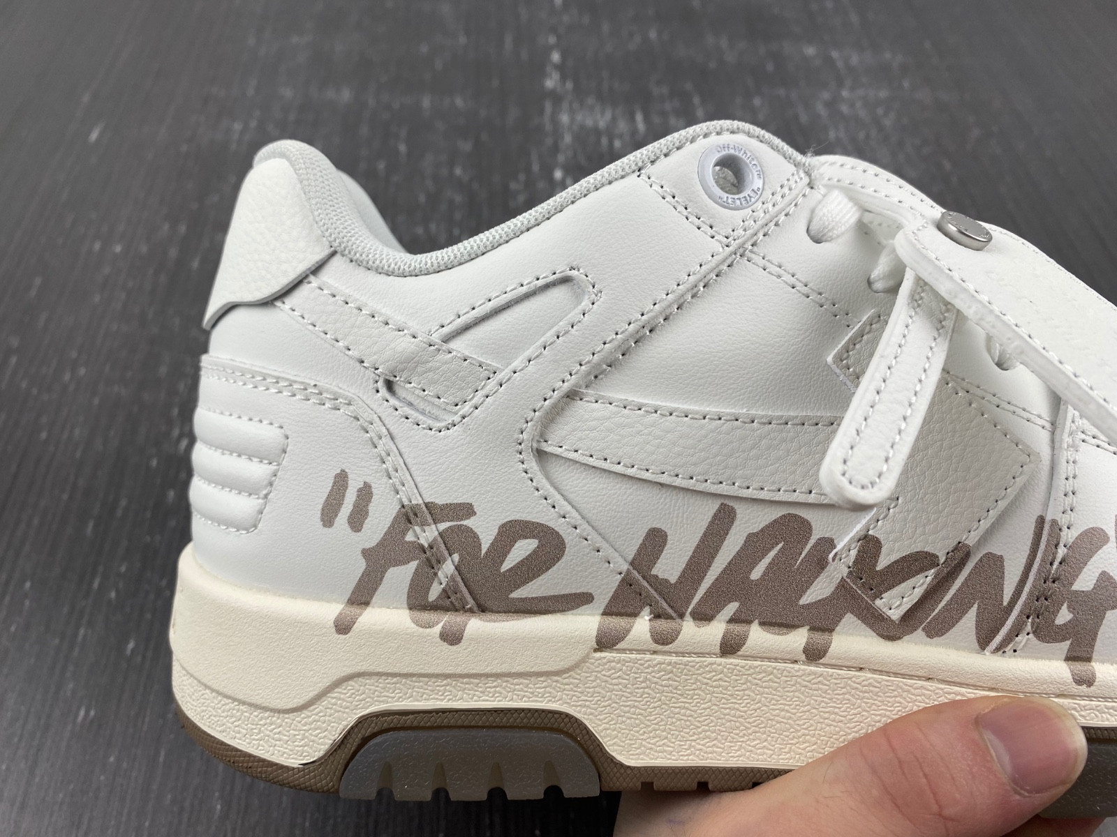 Off-White c/o Virgil Abloh