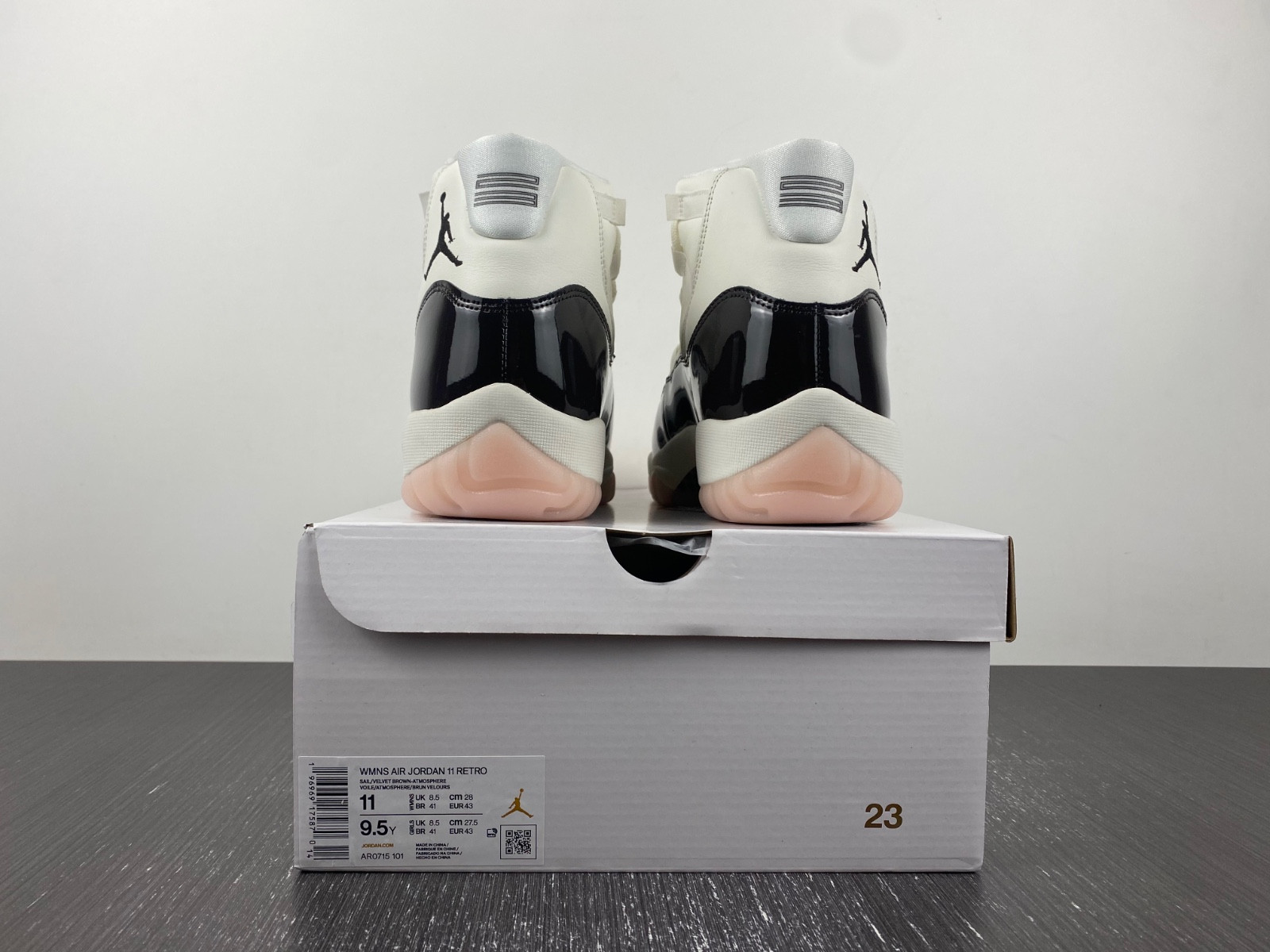 Air Jordan 11 WMNS "Neapolitan" AR0715-101