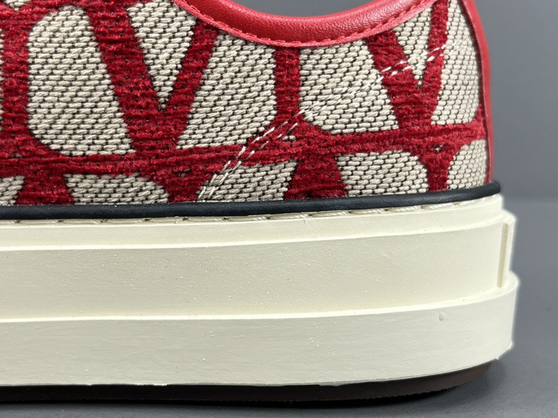 Valentino Garavani Totaloop