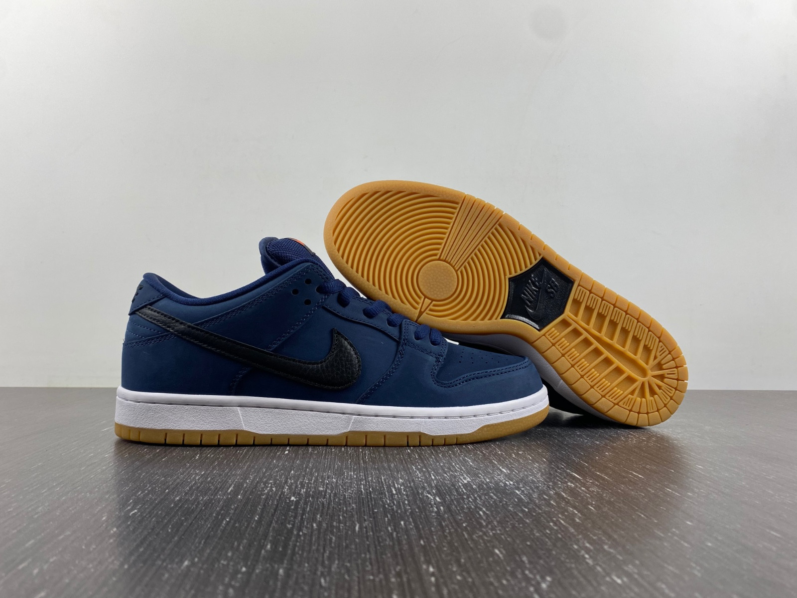 Nike SB Dunk Low Pro ISO 