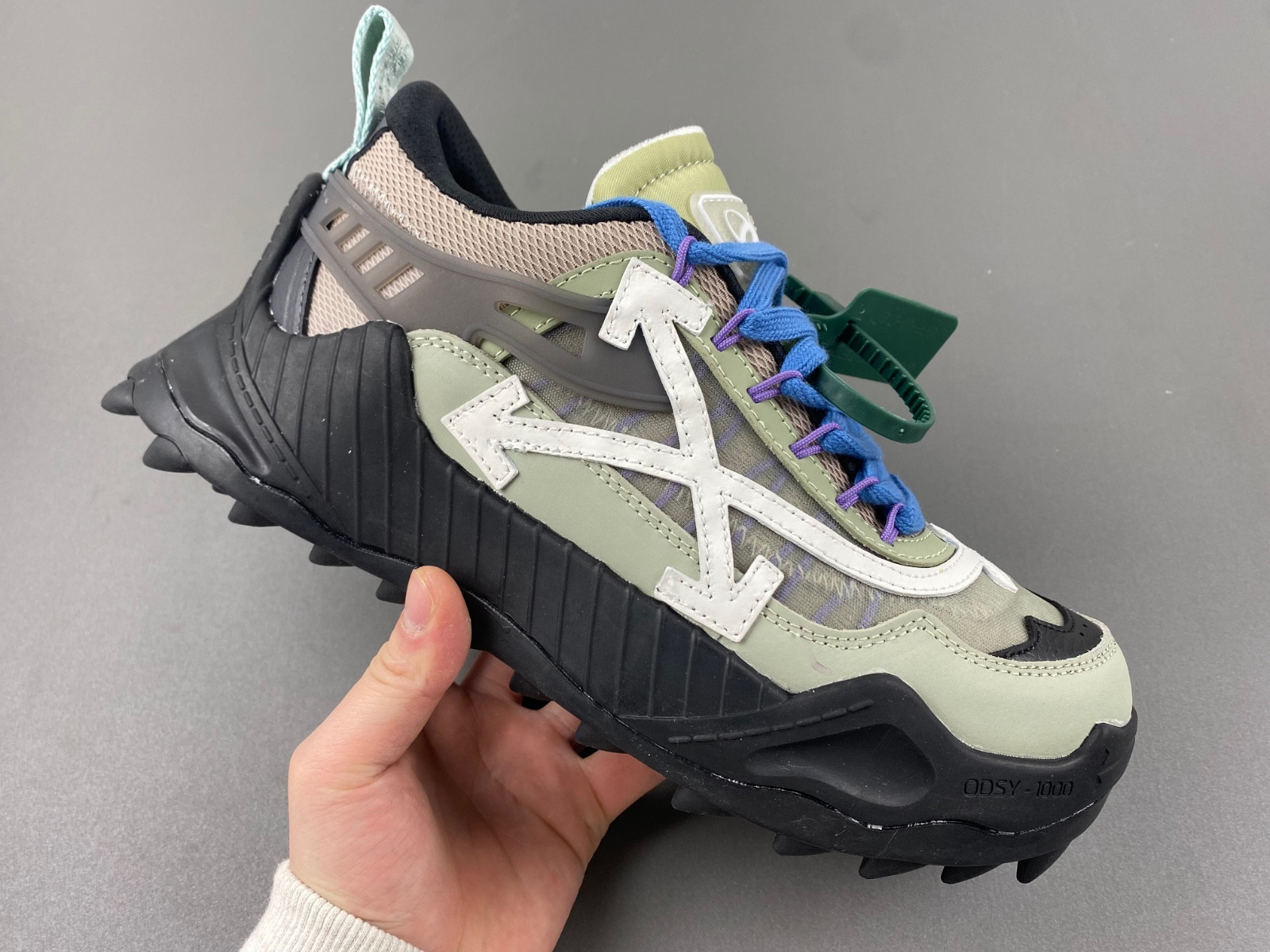 OW C/O ODSY-1000 SPORTS SHOES