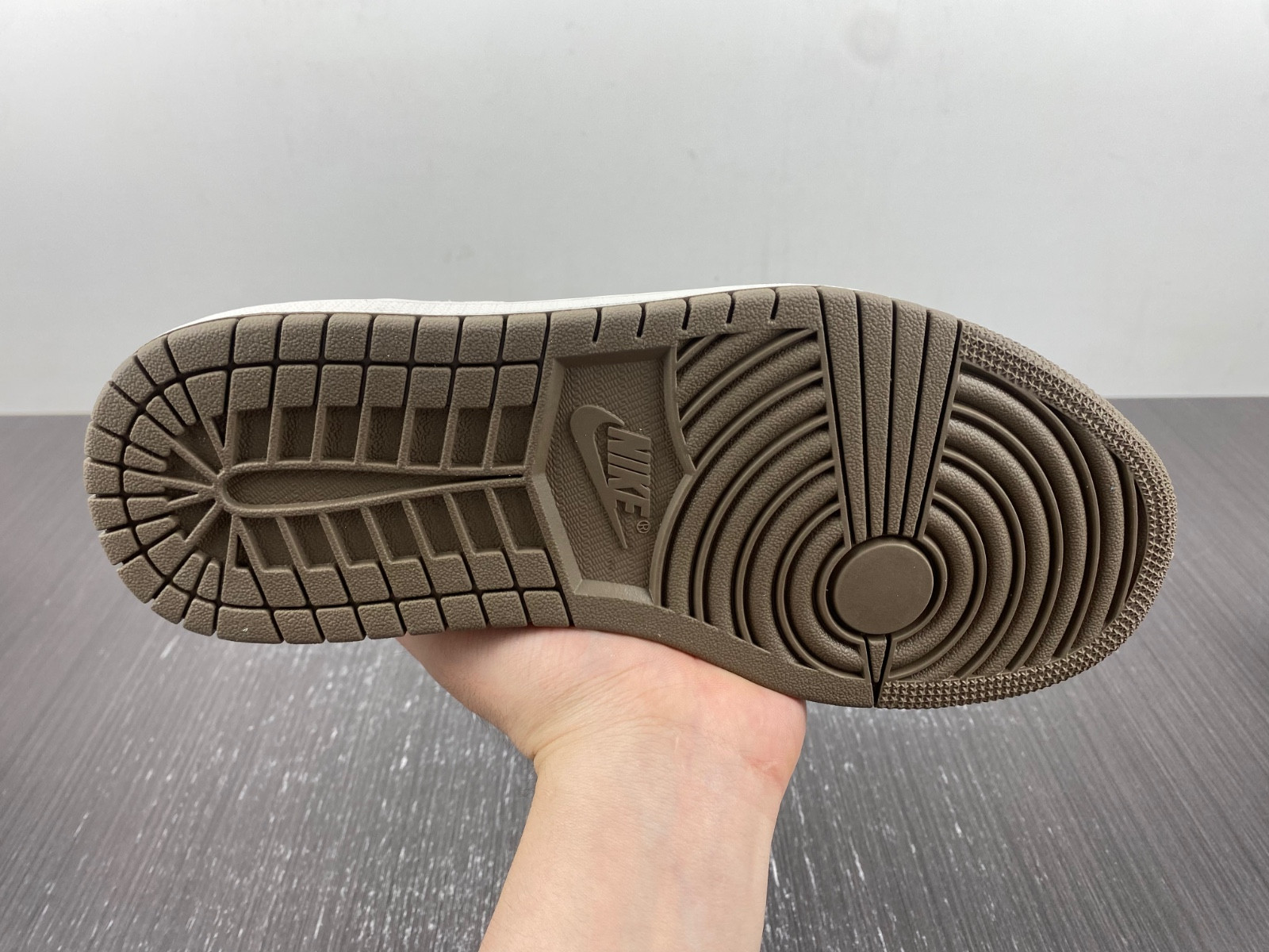 Travis Scott x Air Jordan 1 Low DM7866 902