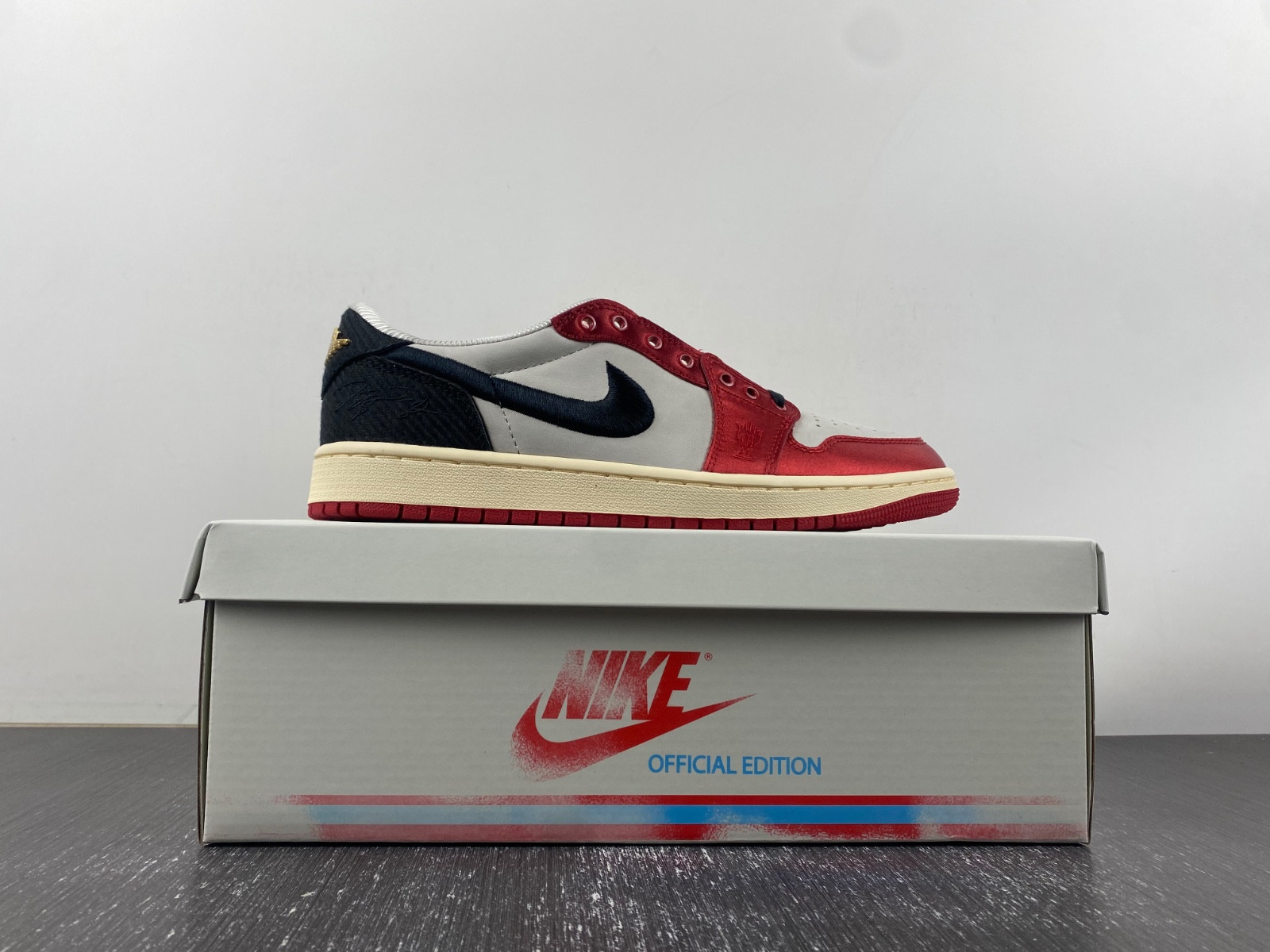 Jordan 1 Retro Low OG Trophy Room Away FN0432-100