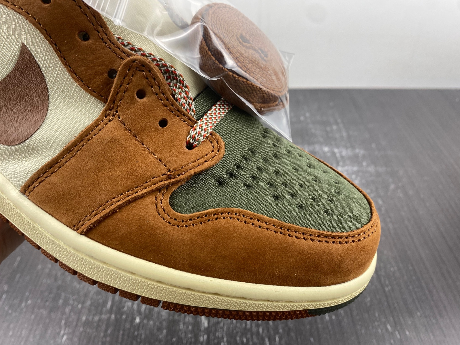 Air Jordan 1 Element Gore-Tex “Brown/Olive” DB2889-100