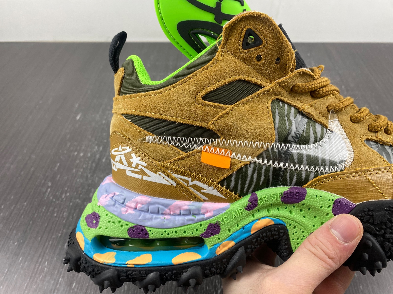 Off-White c/o Virgil Abloh