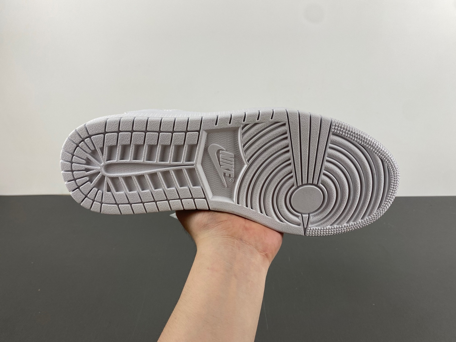 Travis Scott x Nike Air Jordan 1 Low OG “White Party” DM7866-292