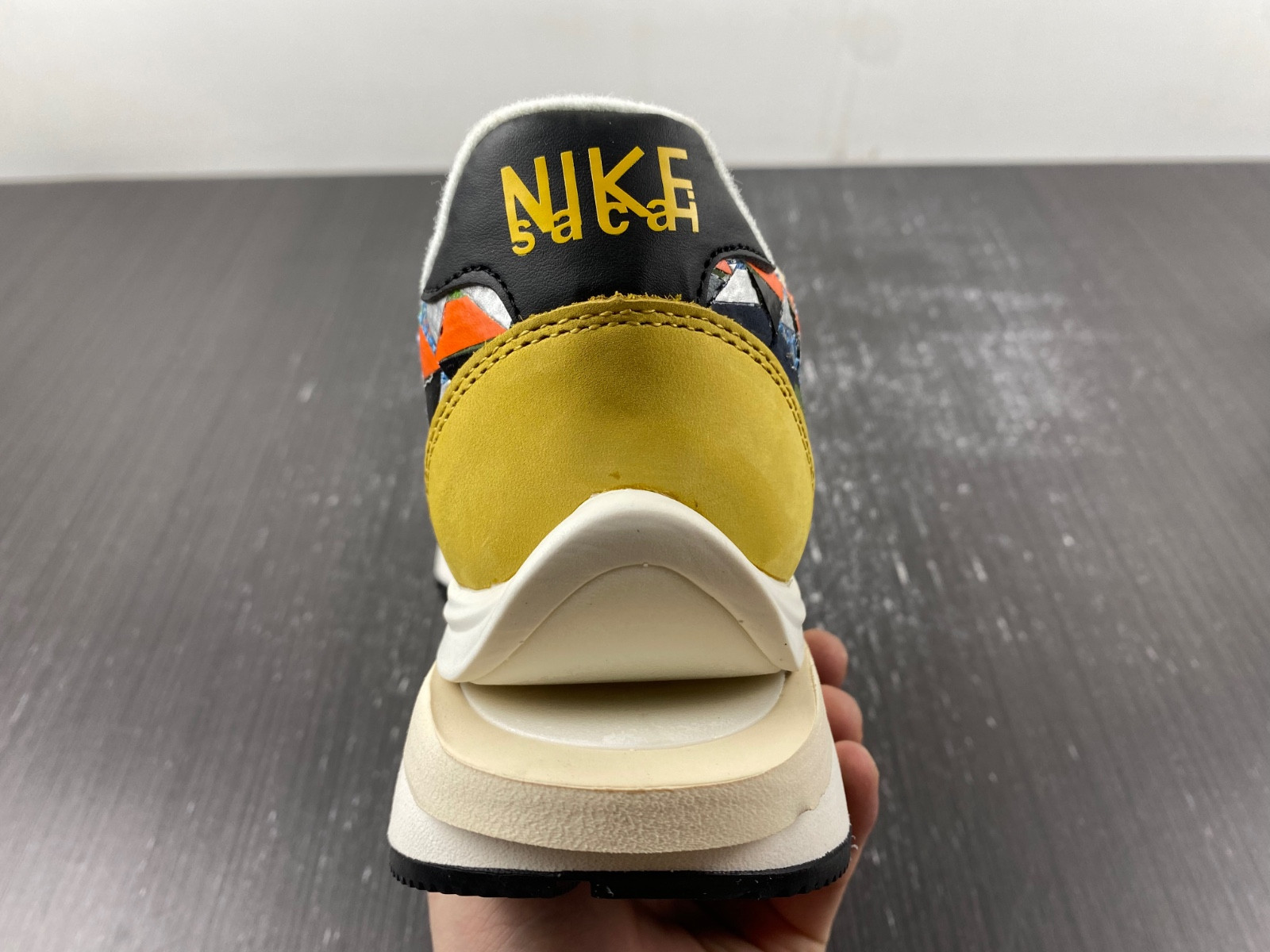 Nike LDVaporwaffle Mix / sacai Low “Green Gusto” DR5209-300