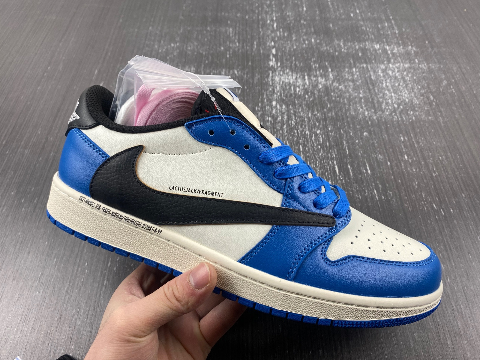 Travis Scott x Air Jordan 1 Low x Fragment DM7866-888