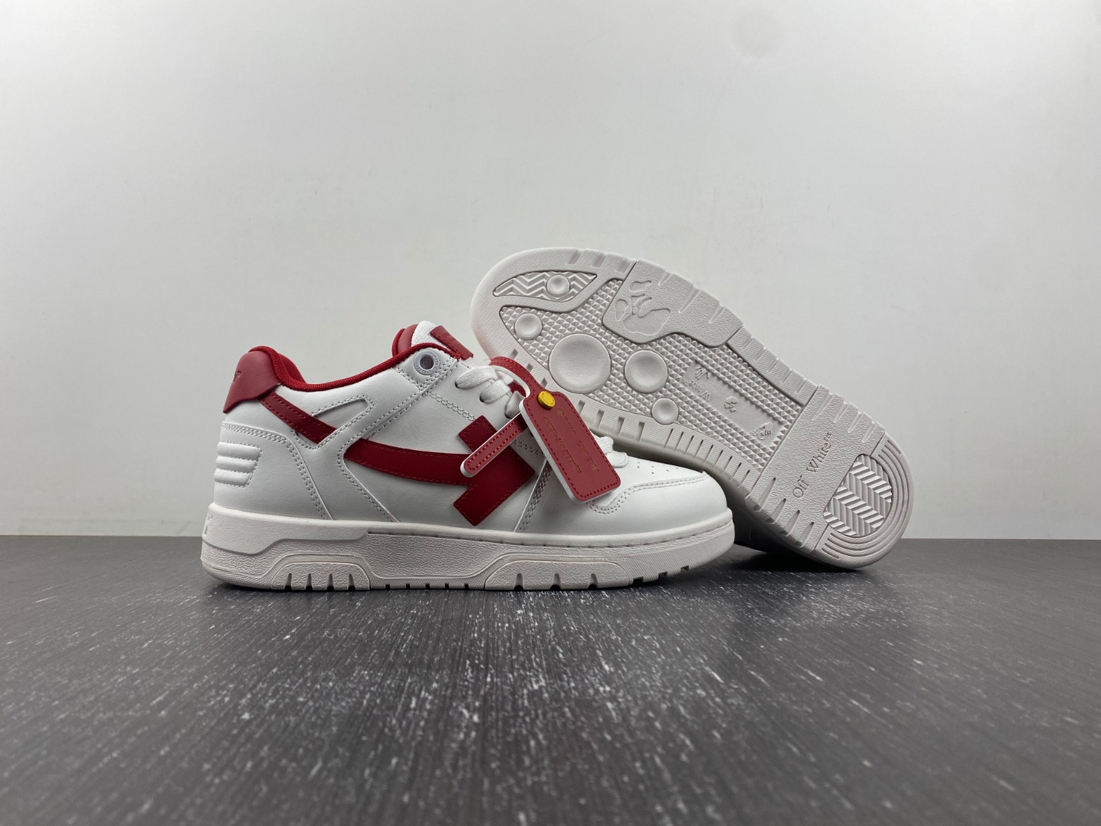 Off-White c/o Virgil Abloh