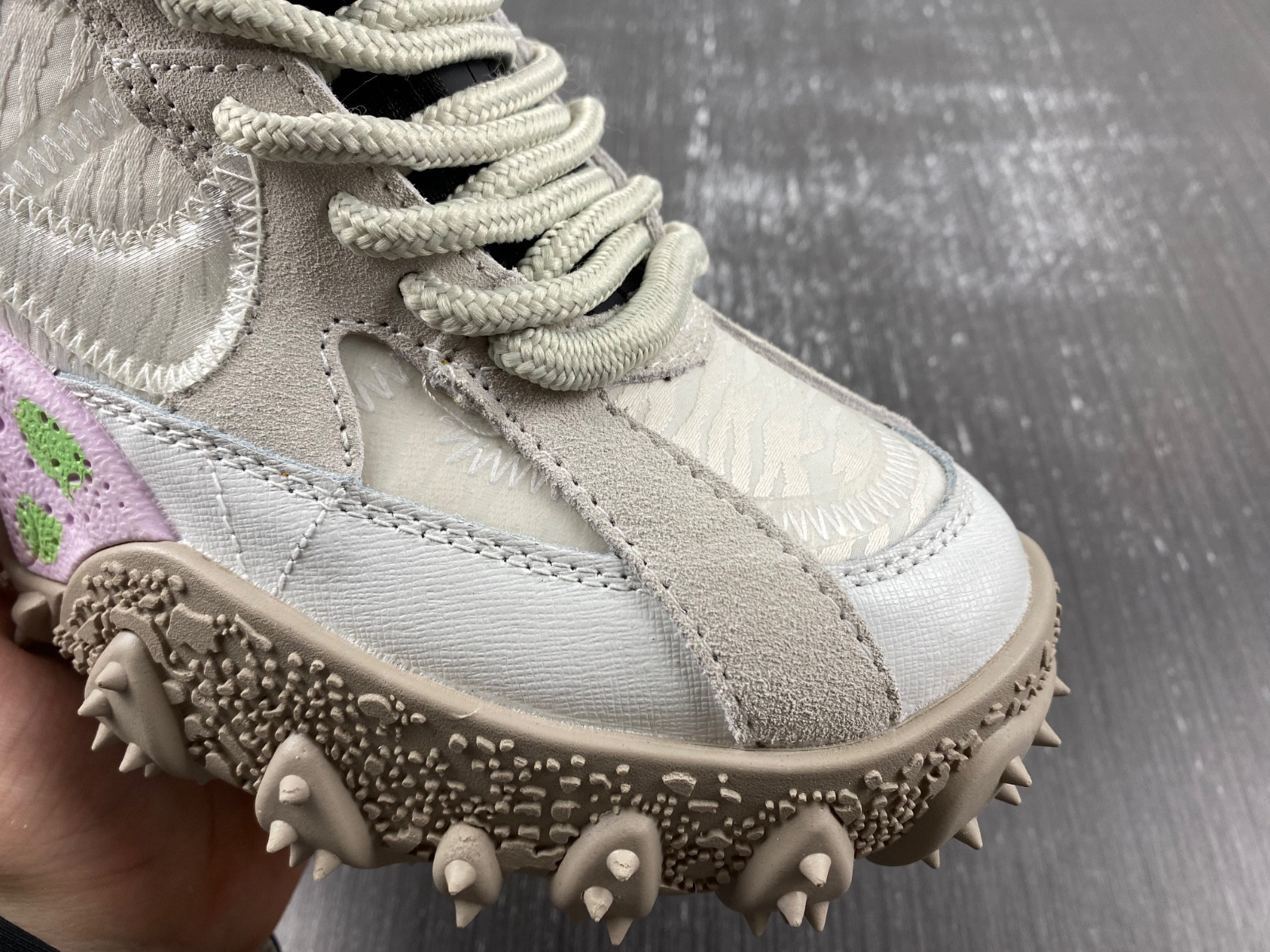 Off-White c/o Virgil Abloh